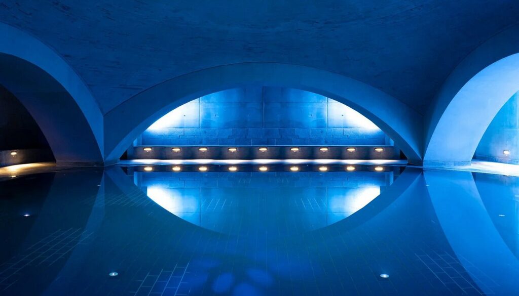The Liquidrom spa and bathhouse in Berlin is the opposite of a private spa.